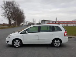 Weiß Gebraucht 2014 Opel Zafira Van / Kleinbus | 6.100 € (Guter Preis)