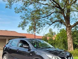 Schwarz Gebraucht 2014 Nissan Qashqai Acenta SUV | 7.550 € (Etwas zu teuer)
