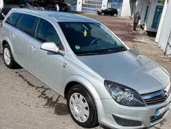 Silber Gebraucht 2010 Opel Astra Kombi | 2.750 € (Guter Preis)