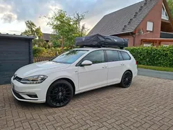 Weiß Gebraucht 2018 VW Golf VII Kombi | 16.000 € (Etwas zu teuer)