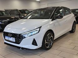 Weiß Gebraucht 2021 Hyundai i20 Intro Edition Kleinwagen | 15.740 € (Fairer Preis)