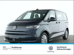 Blau Gebraucht 2024 VW Multivan Life Van / Kleinbus | 59.650 € (Fairer Preis)