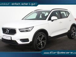 Weiß Gebraucht 2022 Volvo XC40 Momentum SUV | 23.800 € (Guter Preis)