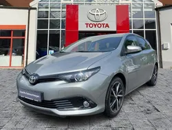 New medium silver/ grey Gebraucht 2018 Toyota Auris Team Limousine | 16.550 € (Teuer)