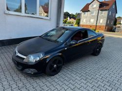 Schwarz Gebraucht 2009 Opel Astra Cabriolet Cabrio | 2.200 € (Guter Preis)