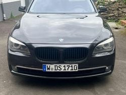 Grau Gebraucht 2009 BMW 750L Limousine | 8.200 € (Superpreis)