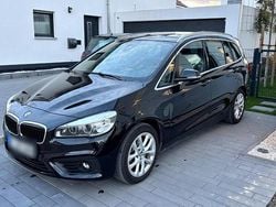 Schwarz Gebraucht 2017 BMW 220 Gran Tourer Advantage Van / Kleinbus | 13.000 € (Fairer Preis)