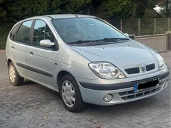 Grau Gebraucht 2000 Renault Scénic Van / Kleinbus | 2.490 € (Etwas zu teuer)