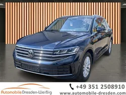 Blau meloe blue kristalleffekt (metallic) Gebraucht 2024 VW Touareg Elegance SUV | 54.980 € (Superpreis)