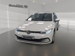 Weiß Gebraucht 2022 VW Golf VIII Life Limousine | 21.749 € (Fairer Preis)