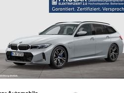Grau Gebraucht 2025 BMW 330e M Sport Kombi | 50.390 € (Fairer Preis)