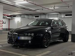 Schwarz Gebraucht 2010 Alfa Romeo 159 Ti Kombi | 11.900 €