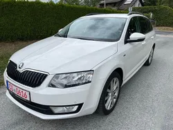 Weiß Gebraucht 2016 Skoda Octavia Ambition Kombi | 8.990 € (Guter Preis)