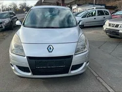 Silber Gebraucht 2010 Renault Mégane III Limousine | 3.290 € (Superpreis)