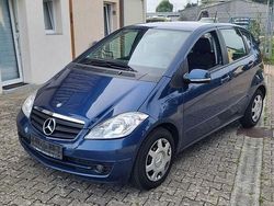 Blau Gebraucht 2011 Mercedes A180 Kleinwagen | 1.490 € (Fairer Preis)