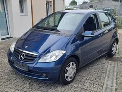 Blau Gebraucht 2011 Mercedes A180 Kleinwagen | 1.990 € (Fairer Preis)