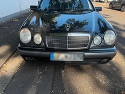Grau Gebraucht 1996 Mercedes E280 Limousine | 3.800 € (Fairer Preis)