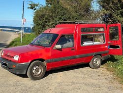 Rot Gebraucht 1992 Renault Rapid Van / Kleinbus | 4.000 €