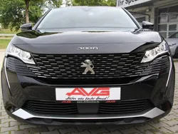 Perlschwarz (metallic) Gebraucht 2024 Peugeot 3008 Allure SUV | 21.950 € (Superpreis)