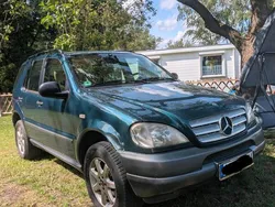 Grün Gebraucht 1997 Mercedes ML320 SUV | 4.299 €
