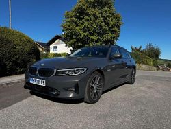 Grau Gebraucht 2020 BMW 330 Sport Line Kombi | 29.000 € (Guter Preis)