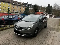 Grau Gebraucht 2017 Opel Zafira Active Van / Kleinbus | 7.200 € (Fairer Preis)