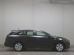 Schwarz Gebraucht 2023 Kia Ceed Vision Kleinwagen | 18.480 € (Guter Preis)