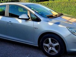 Silber Gebraucht 2010 Opel Astra Selection Limousine | 3.300 € (Fairer Preis)