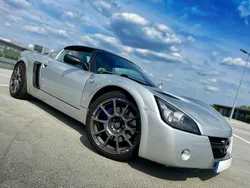 Silber Gebraucht 2004 Opel Speedster Cabrio | 31.500 €