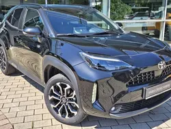 Schwarz Neu 2025 Toyota Yaris Cross SUV | 27.990 €