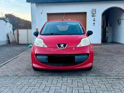 Rot Gebraucht 2008 Peugeot 107 Kleinwagen | 500 € (Guter Preis)