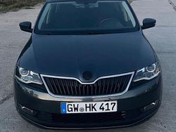 Grau Gebraucht 2017 Skoda Rapid Drive Limousine | 14.000 € (Teuer)