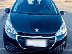 Schwarz Gebraucht 2018 Peugeot 208 Kleinwagen | 7.800 € (Fairer Preis)