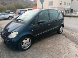 Blau Gebraucht 2002 Mercedes A160 Limousine | 400 €