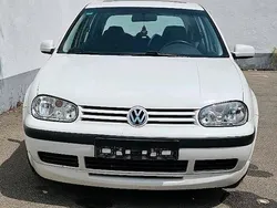 Weiß Gebraucht 1998 VW Golf IV Kleinwagen | 1.600 €