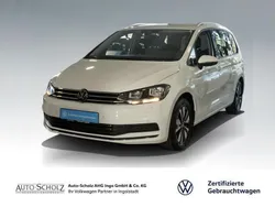 Weiß Gebraucht 2024 VW Touran Move Van / Kleinbus | 34.900 € (Guter Preis)