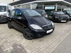 Kosmosschwarz Gebraucht 2011 Mercedes A180 Elegance Kleinwagen | 4.990 € (Guter Preis)