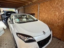 Weiß Gebraucht 2012 Renault Mégane III Bose Edition Coupé | 4.400 € (Guter Preis)