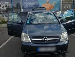 Grau Gebraucht 2006 Opel Meriva Van / Kleinbus | 2.500 €