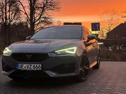 Grau Gebraucht 2022 Cupra Leon VZ Kleinwagen | 28.000 € (Guter Preis)