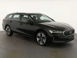 Onyx schwarz metallic Gebraucht 2024 Skoda Superb Selection Kombi | 39.795 €
