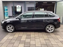 Schwarzmetallic Gebraucht 2018 Skoda Rapid Ambition Kombi | 10.650 € (Fairer Preis)