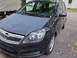 Schwarz Gebraucht 2006 Opel Zafira Van / Kleinbus | 3.000 € (Fairer Preis)