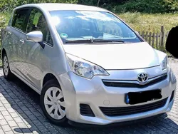 Silber Gebraucht 2014 Toyota Verso-S Life Van / Kleinbus | 8.450 € (Fairer Preis)