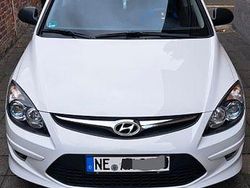 Weiß Gebraucht 2012 Hyundai i30 Edition Limousine | 5.600 € (Fairer Preis)