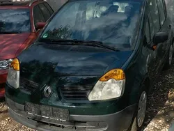 Grün Gebraucht 2006 Renault Modus Van / Kleinbus | 499 € (Guter Preis)