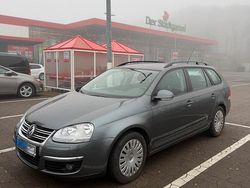 Grau Gebraucht 2009 VW Golf VI Kleinwagen | 5.500 € (Etwas zu teuer)