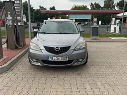 Grau Gebraucht 2004 Mazda 3 Kleinwagen | 2.000 € (Fairer Preis)