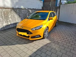 Orange Gebraucht 2016 Ford Focus Sport Limousine | 11.000 € (Superpreis)