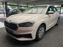 Weiß Gebraucht 2022 Skoda Fabia Ambition Limousine | 14.990 € (Etwas zu teuer)